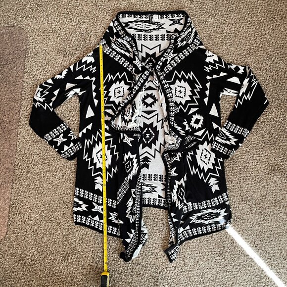 Size Large H&M Divided Aztec waterfall cardigan - Picture 5 of 10